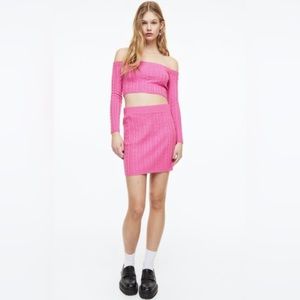 H&M Ladies Pink Off-the-Shoulder Cable Knit Crop Top! BNWT!